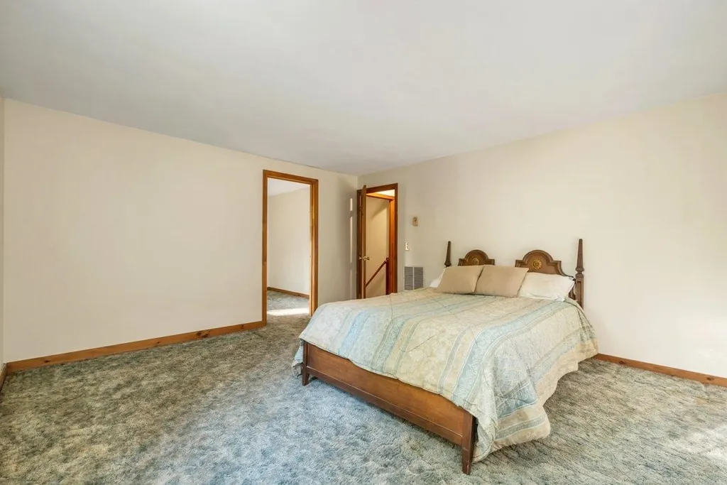 66 Hayes Road Alton NH 03809