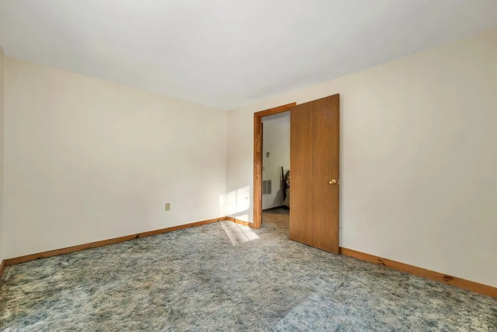 66 Hayes Road Alton NH 03809