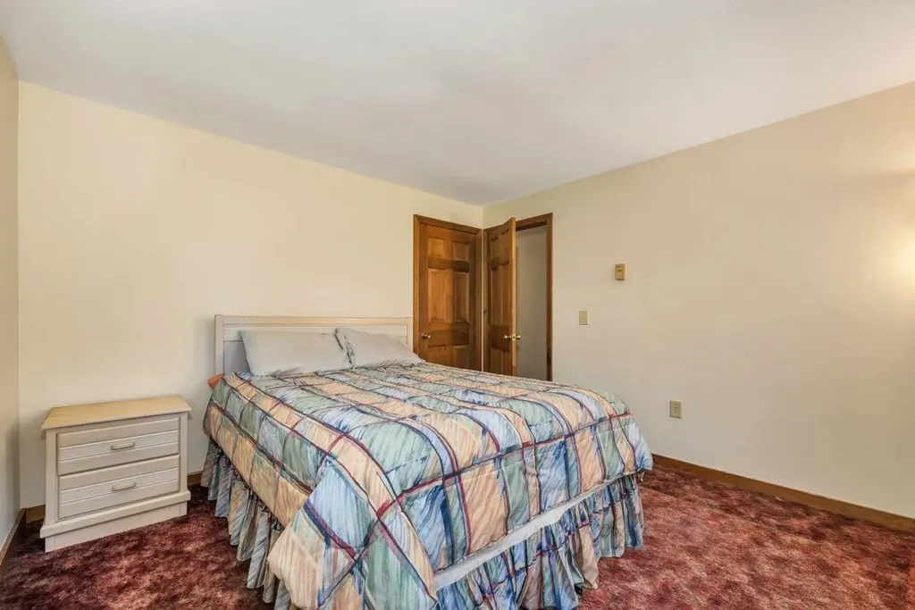 66 Hayes Road Alton NH 03809