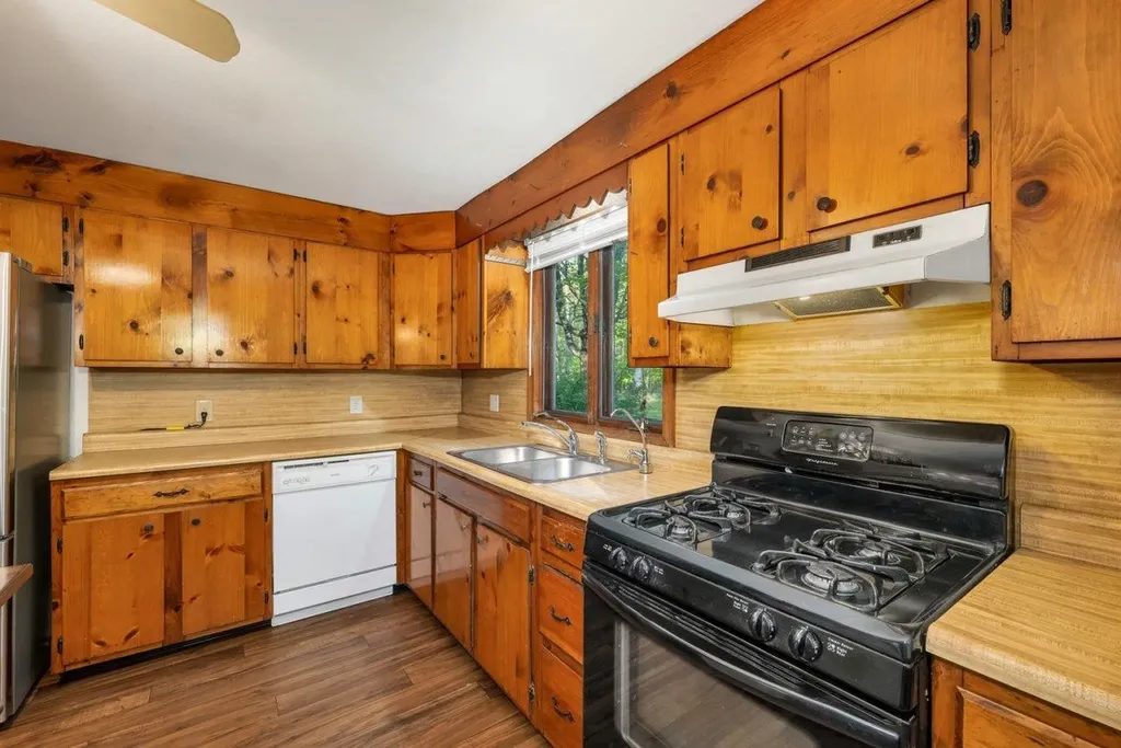 66 Hayes Road Alton NH 03809