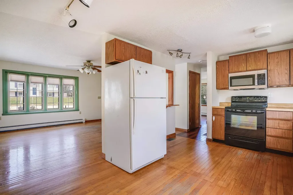 133 Mapleton Road Manchester NH 03103