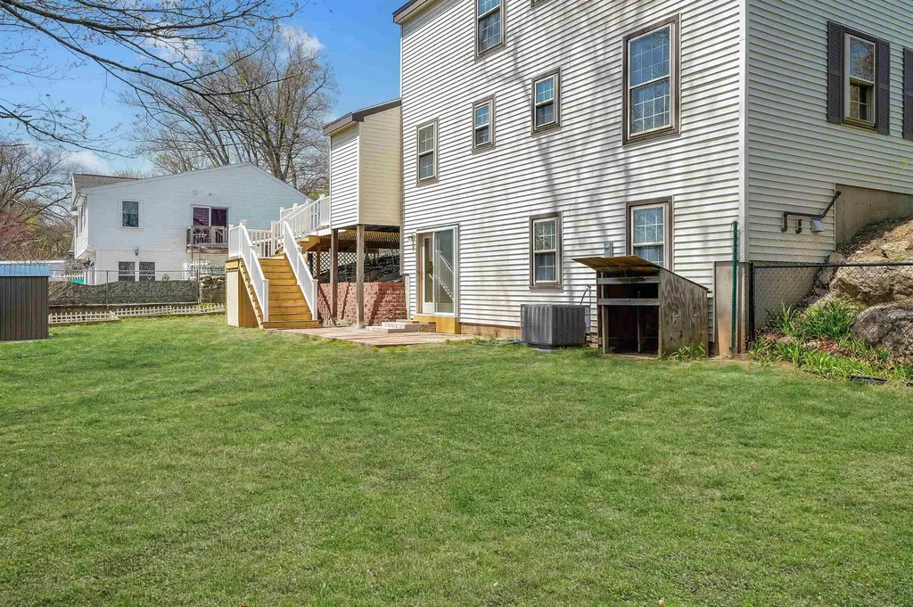 133 Mapleton Road Manchester NH 03103