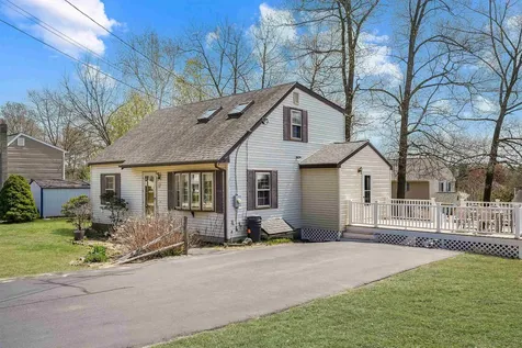 133 Mapleton Road Manchester NH 03103