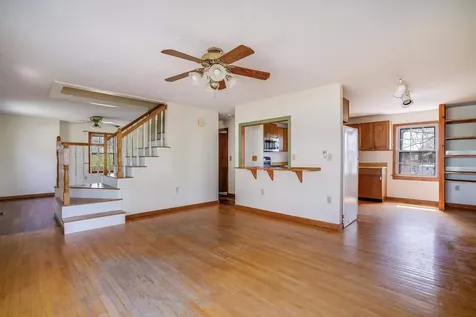 133 Mapleton Road Manchester NH 03103