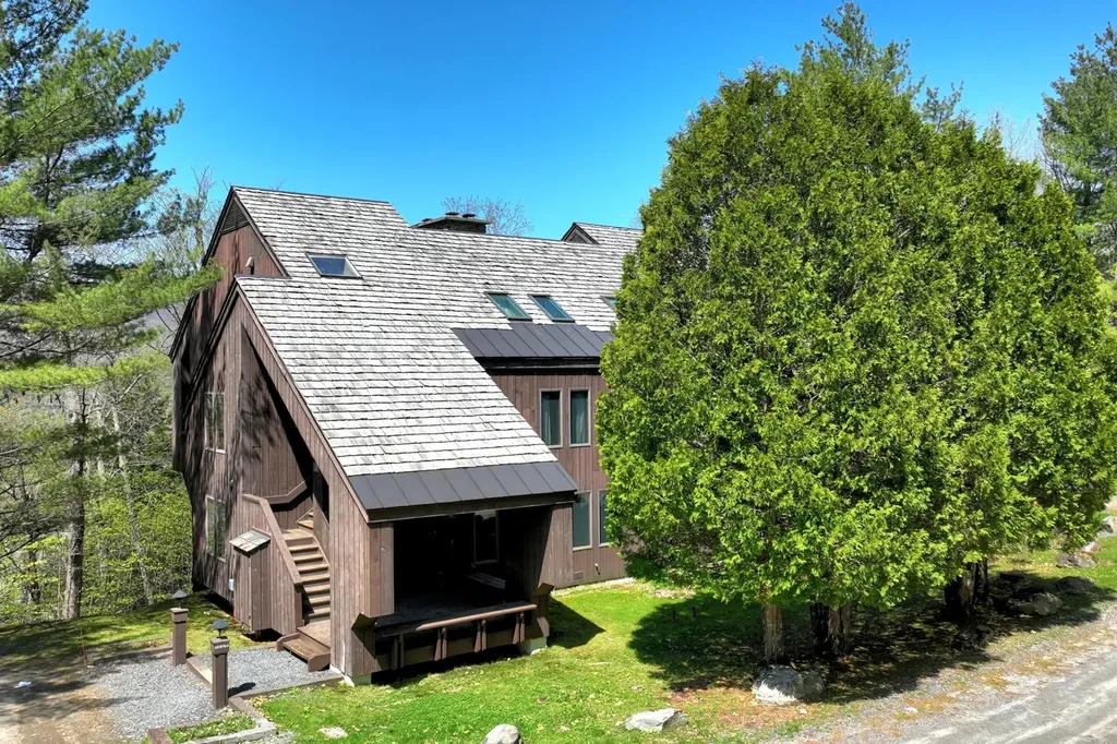 1226 East Ash Road Plymouth VT 05056