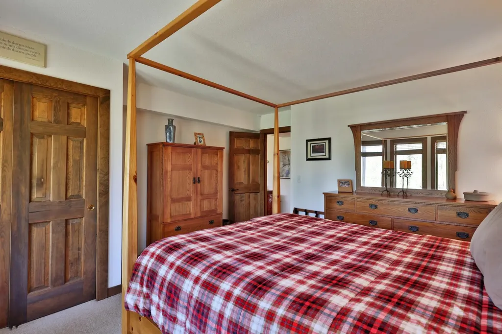 1226 East Ash Road Plymouth VT 05056