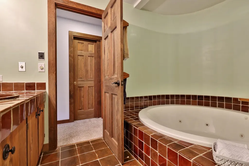 1226 East Ash Road Plymouth VT 05056