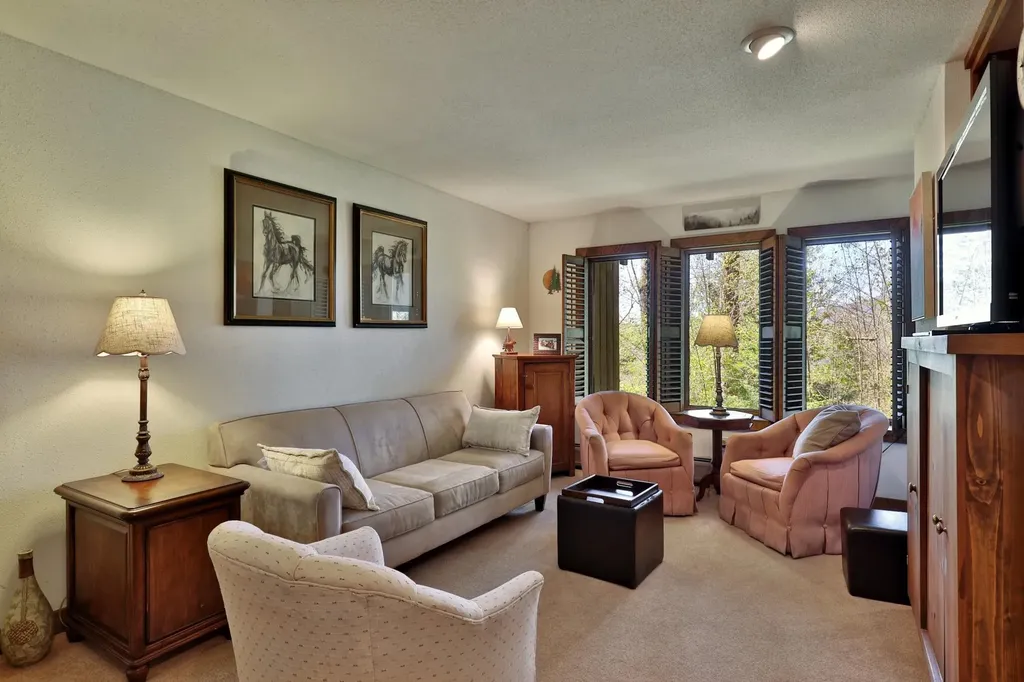 1226 East Ash Road Plymouth VT 05056