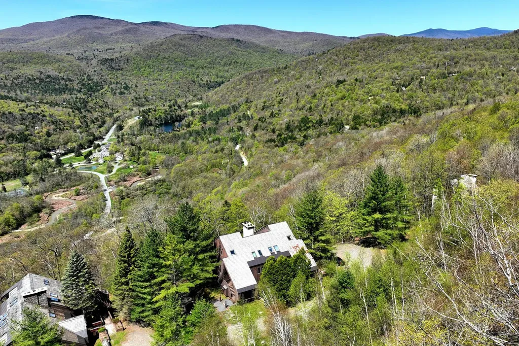 1226 East Ash Road Plymouth VT 05056