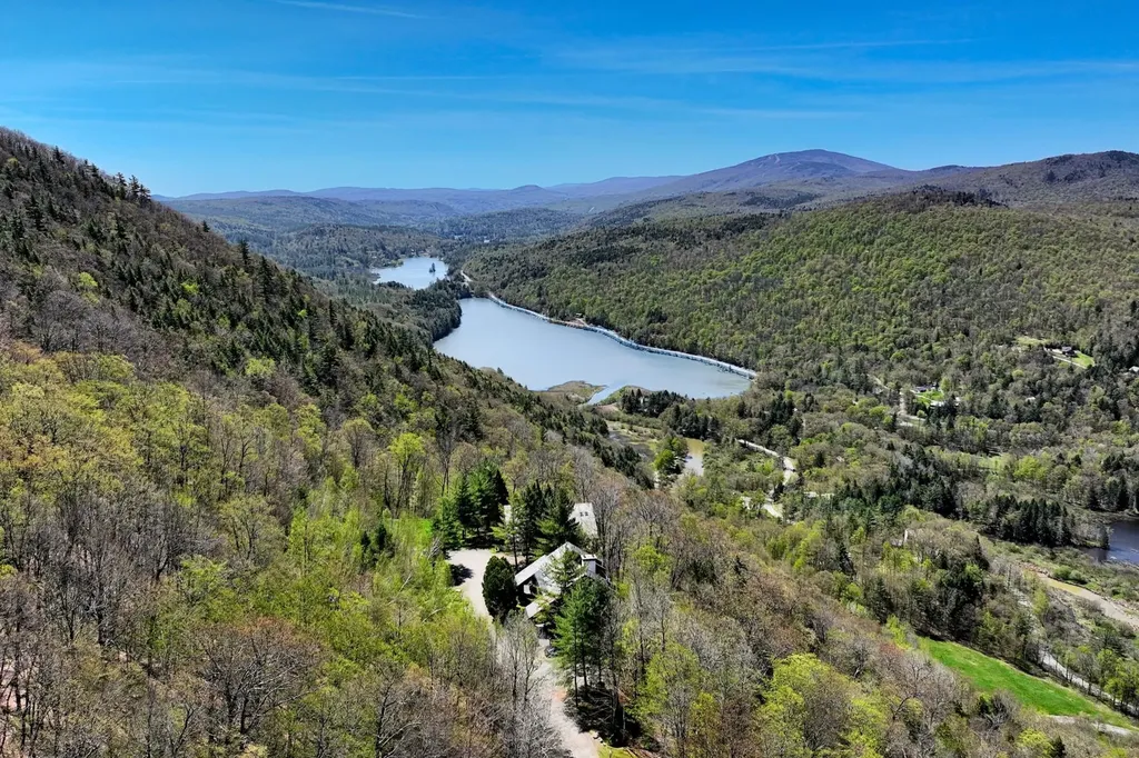 1226 East Ash Road Plymouth VT 05056