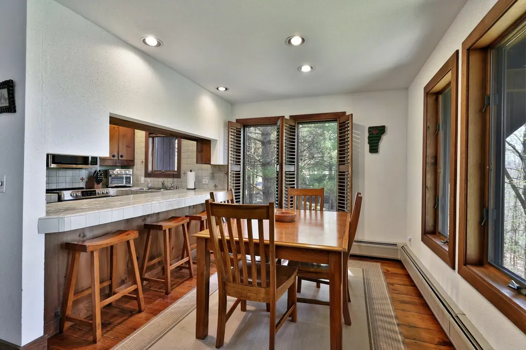 1226 East Ash Road Plymouth VT 05056