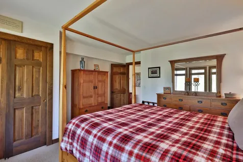 1226 East Ash Road Plymouth VT 05056