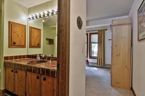 1226 East Ash Road Plymouth VT 05056