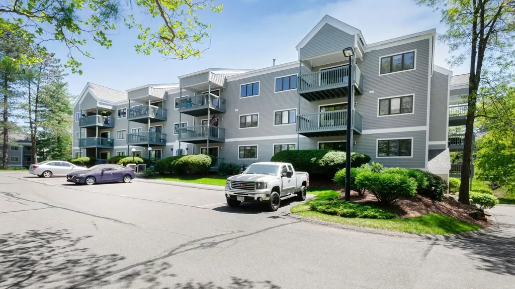 12 Ledgewood Hills Drive Nashua NH 03062