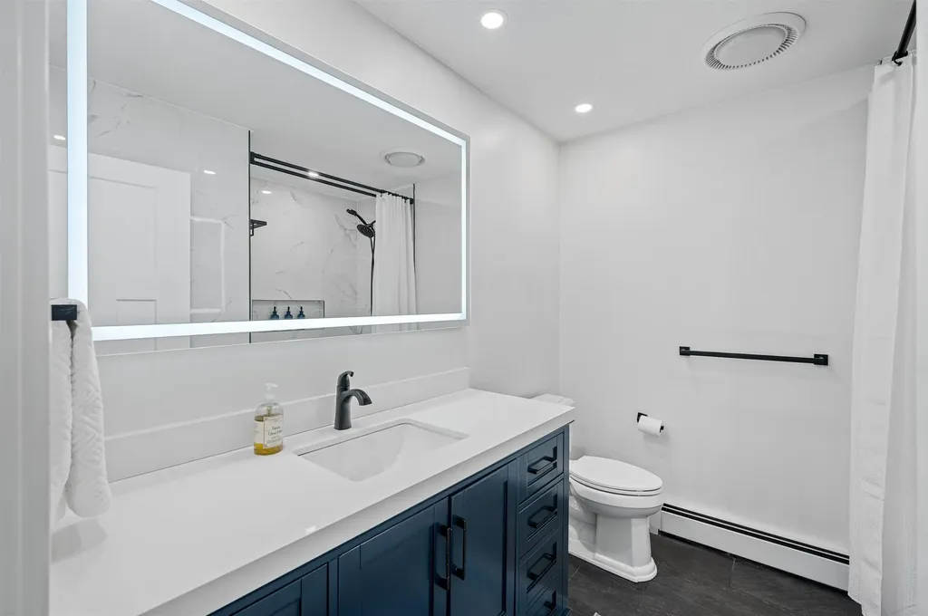 4 Iris Drive Stratham NH 03885