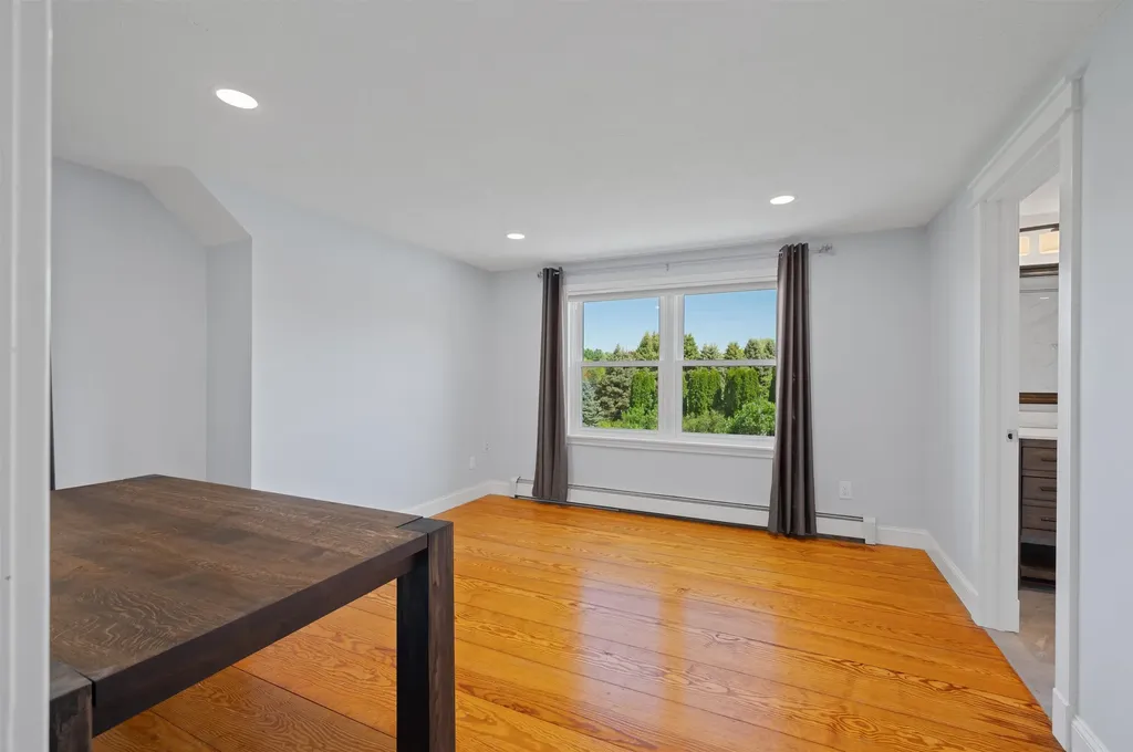 4 Iris Drive Stratham NH 03885