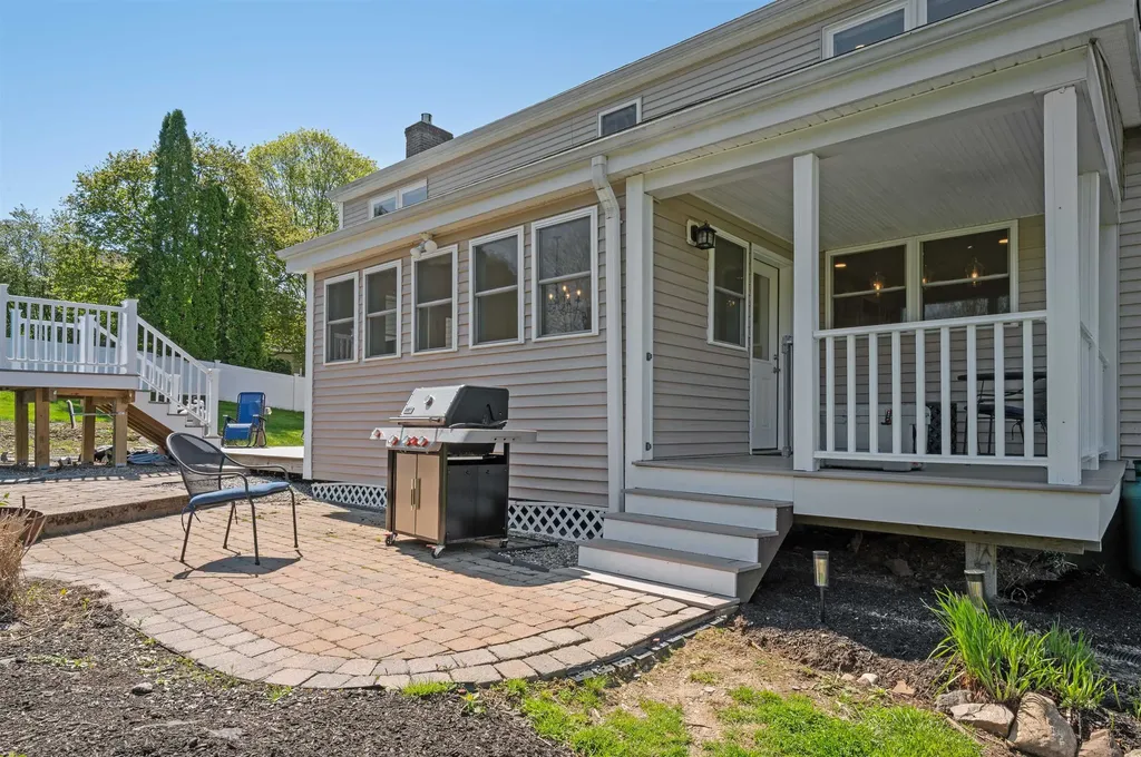 4 Iris Drive Stratham NH 03885