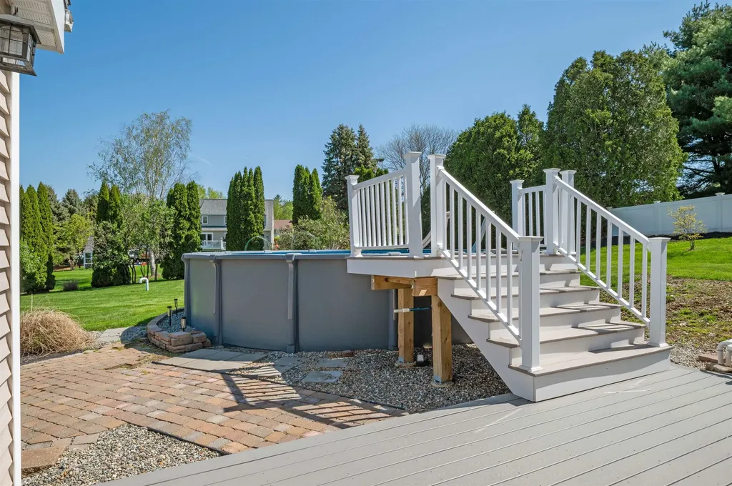 4 Iris Drive Stratham NH 03885