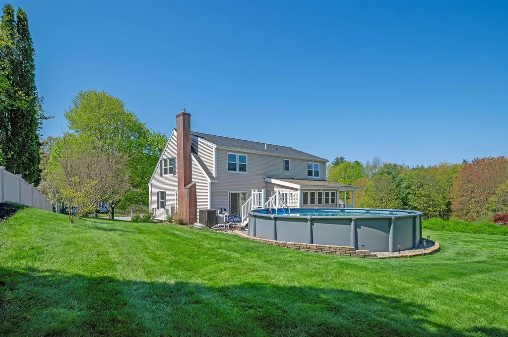 4 Iris Drive Stratham NH 03885