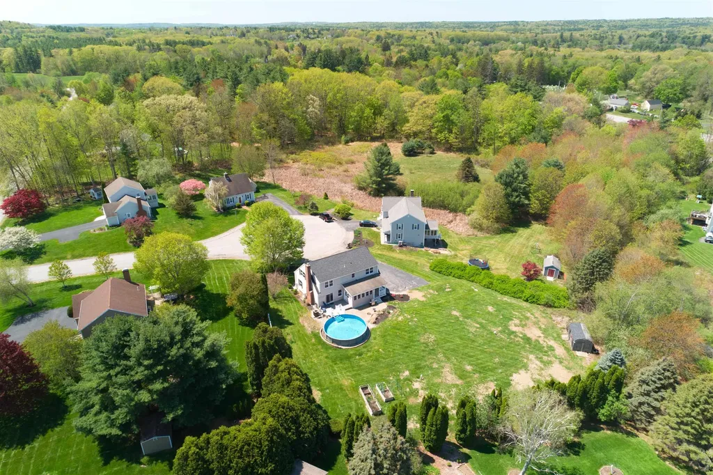 4 Iris Drive Stratham NH 03885