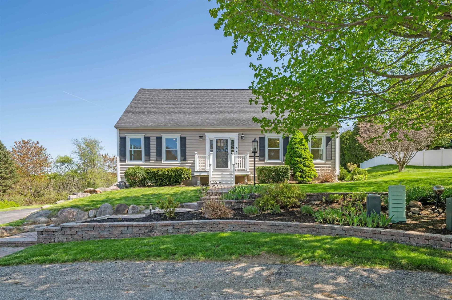 4 Iris Drive Stratham NH 03885