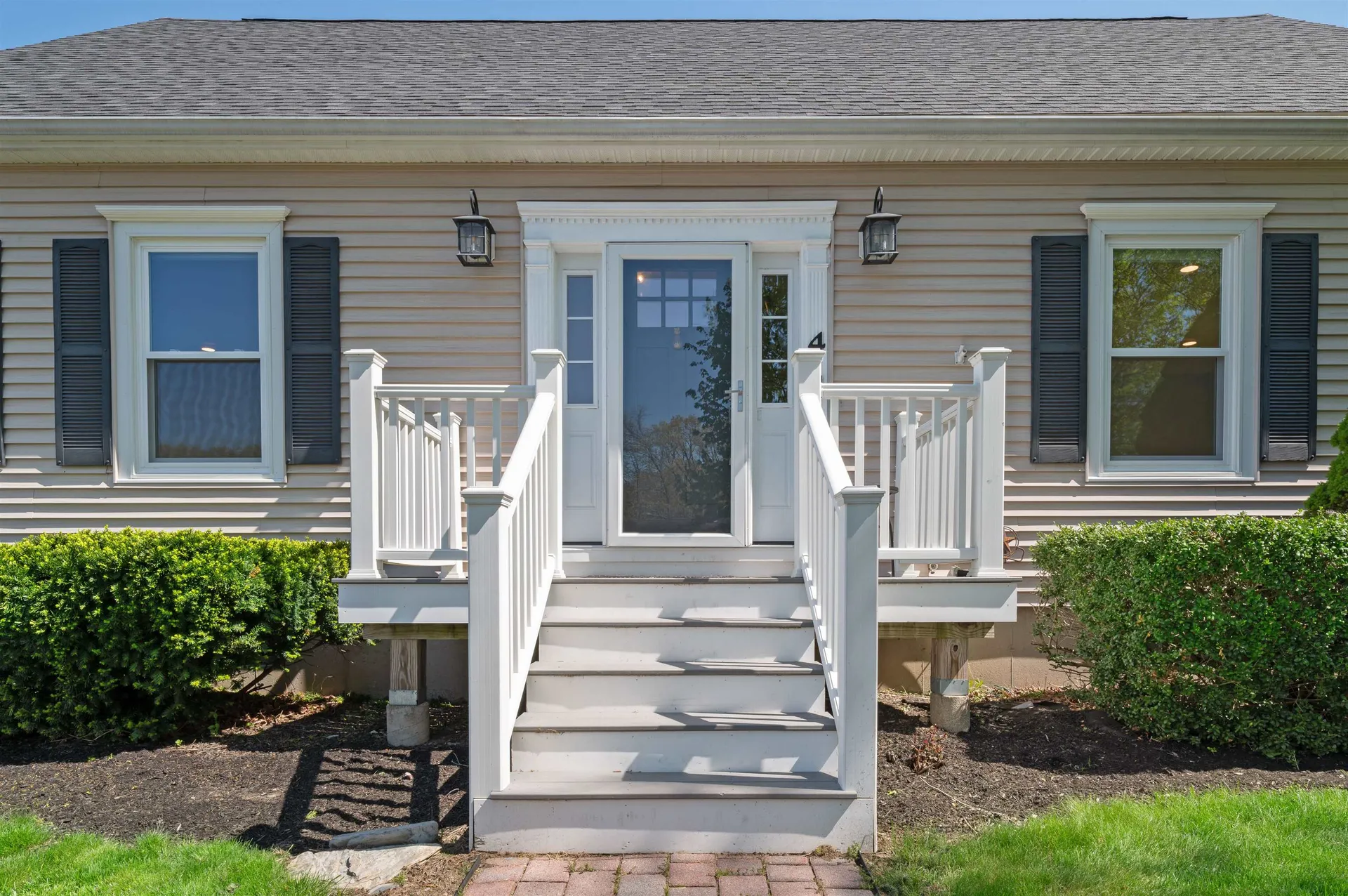 4 Iris Drive Stratham NH 03885