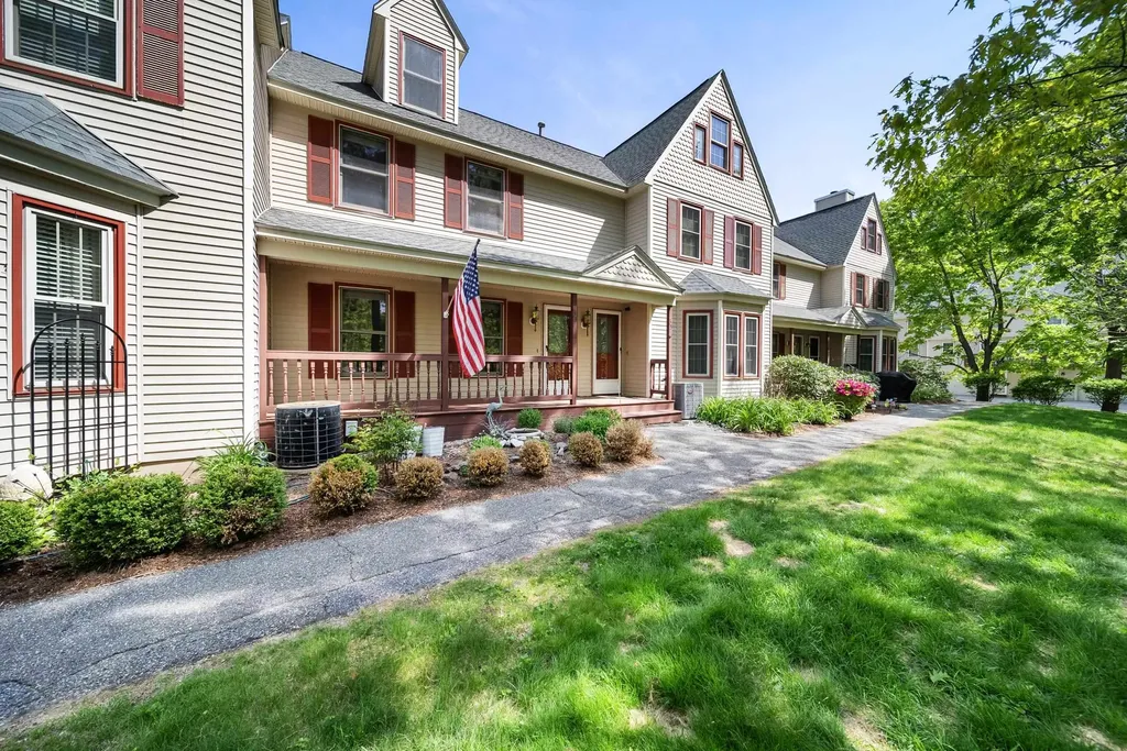 33 Stanstead Place Nashua NH 03063