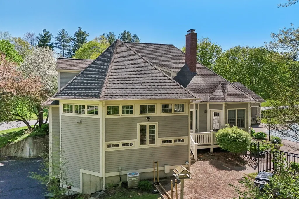 7 Golfview Road Windham NH 03087
