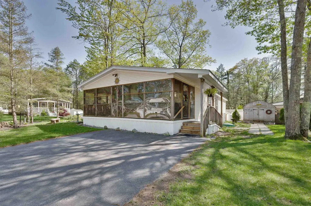 216 Robin Hood Drive Exeter NH 03833