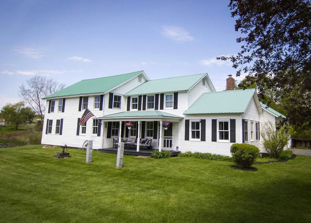 6 Sand Hill Road Georgia VT 05468