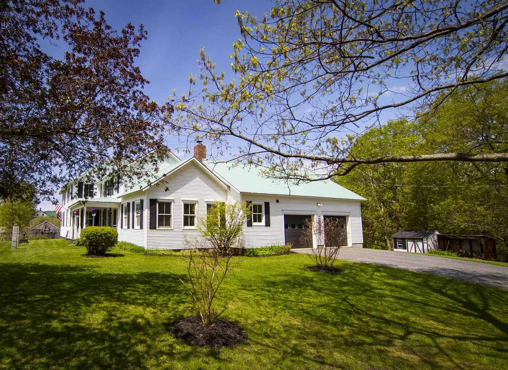 6 Sand Hill Road Georgia VT 05468