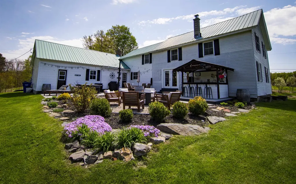 6 Sand Hill Road Georgia VT 05468