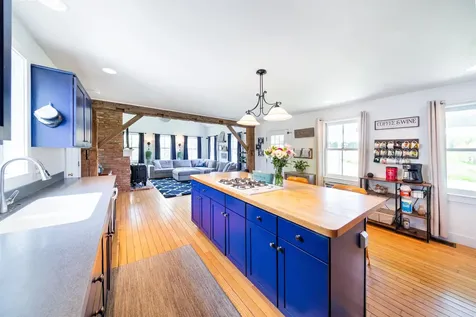 6 Sand Hill Road Georgia VT 05468