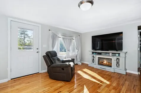 70 North Policy Street Salem NH 03079