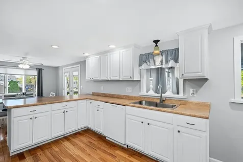 70 North Policy Street Salem NH 03079