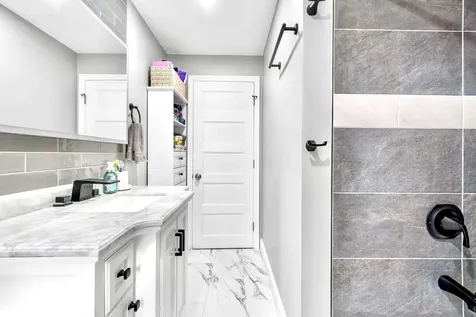 373 Lowell Street Manchester NH 03104