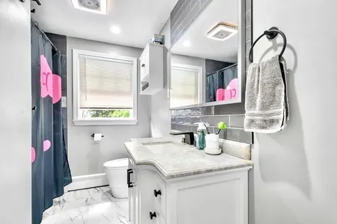 373 Lowell Street Manchester NH 03104