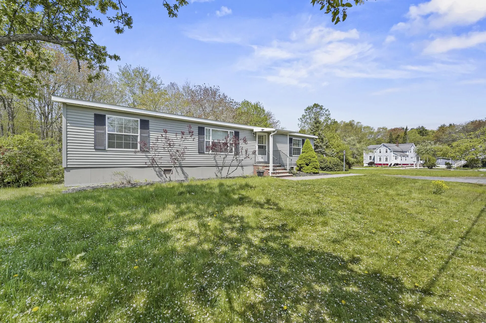 71 Causeway Street Seabrook NH 03874