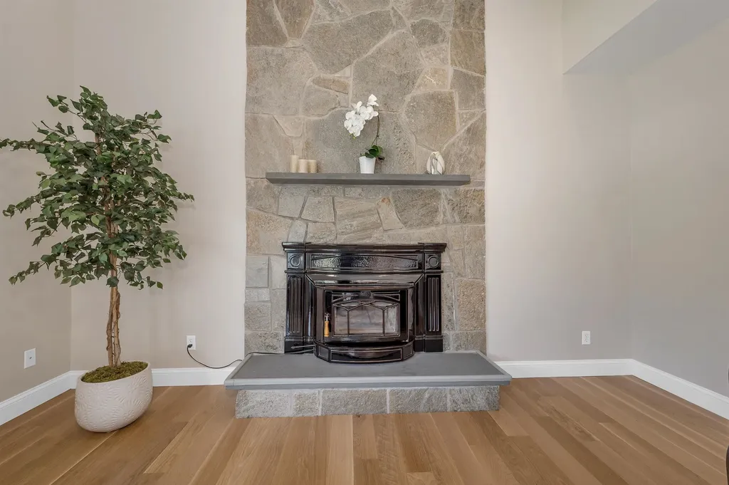 2 Depot Lane Lee NH 03861