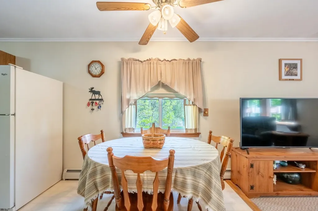 20 Church Street Bradford NH 03221