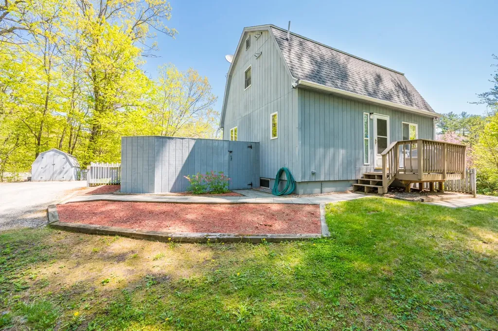 20 Church Street Bradford NH 03221