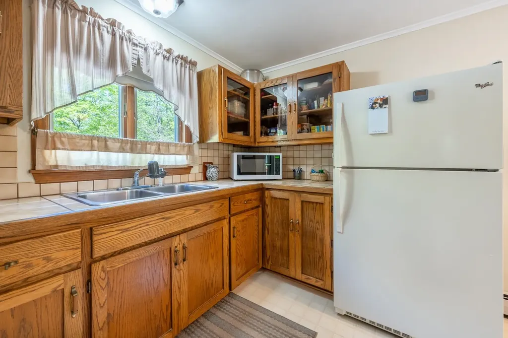 20 Church Street Bradford NH 03221