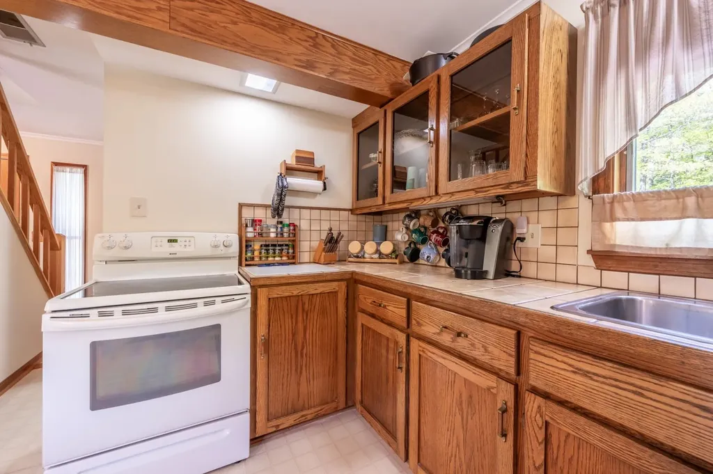 20 Church Street Bradford NH 03221