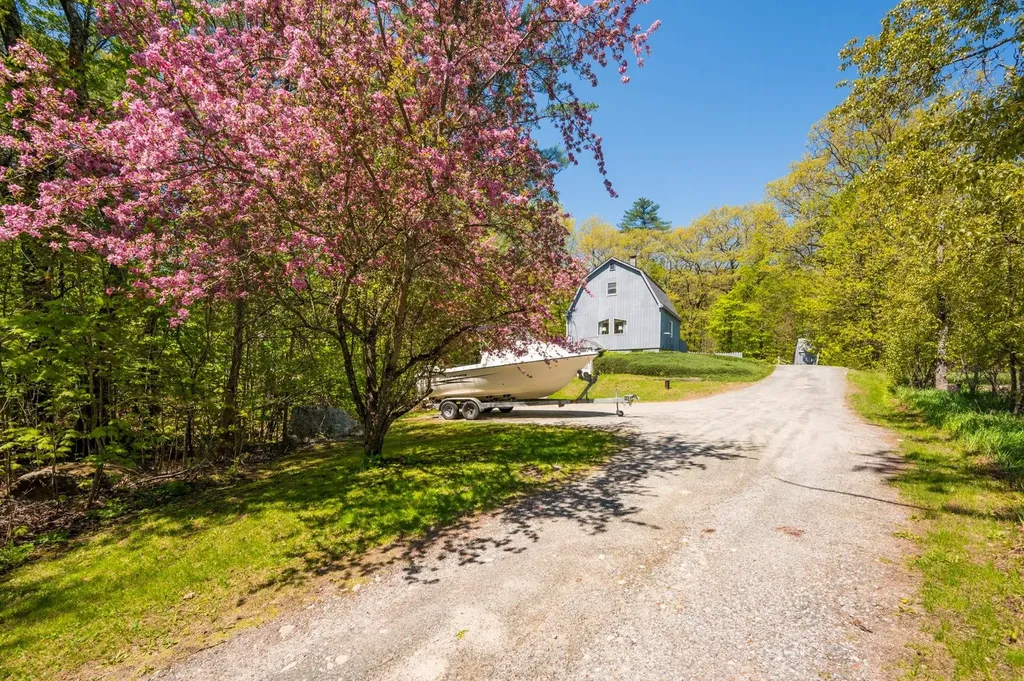 20 Church Street Bradford NH 03221