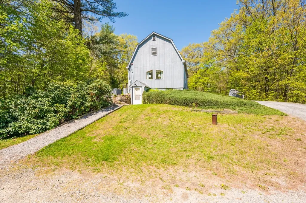 20 Church Street Bradford NH 03221