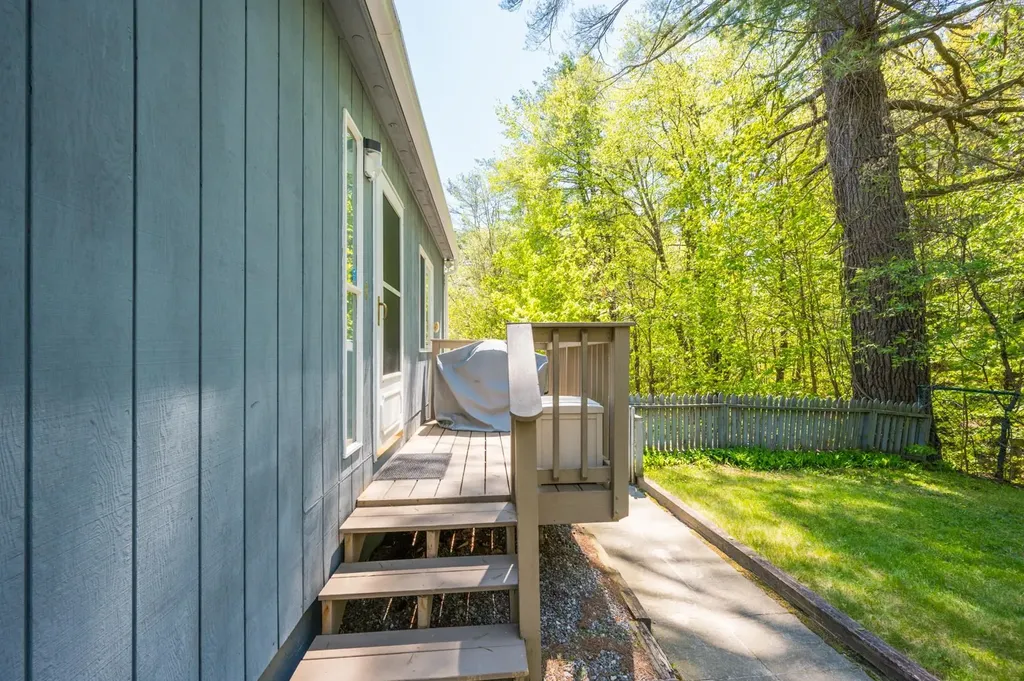 20 Church Street Bradford NH 03221