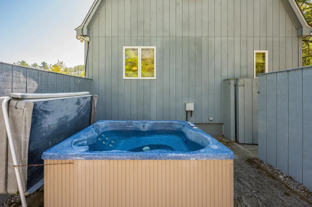 20 Church Street Bradford NH 03221