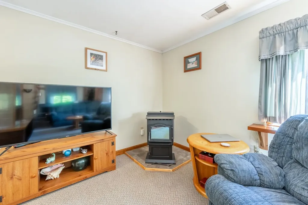 20 Church Street Bradford NH 03221