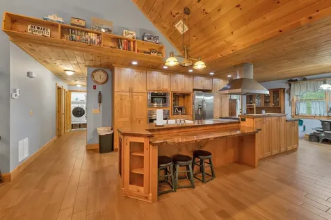 6 Phoenix Drive Kingston NH 03848