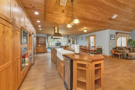 6 Phoenix Drive Kingston NH 03848